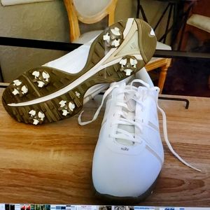 NWOT Nike golf shoes